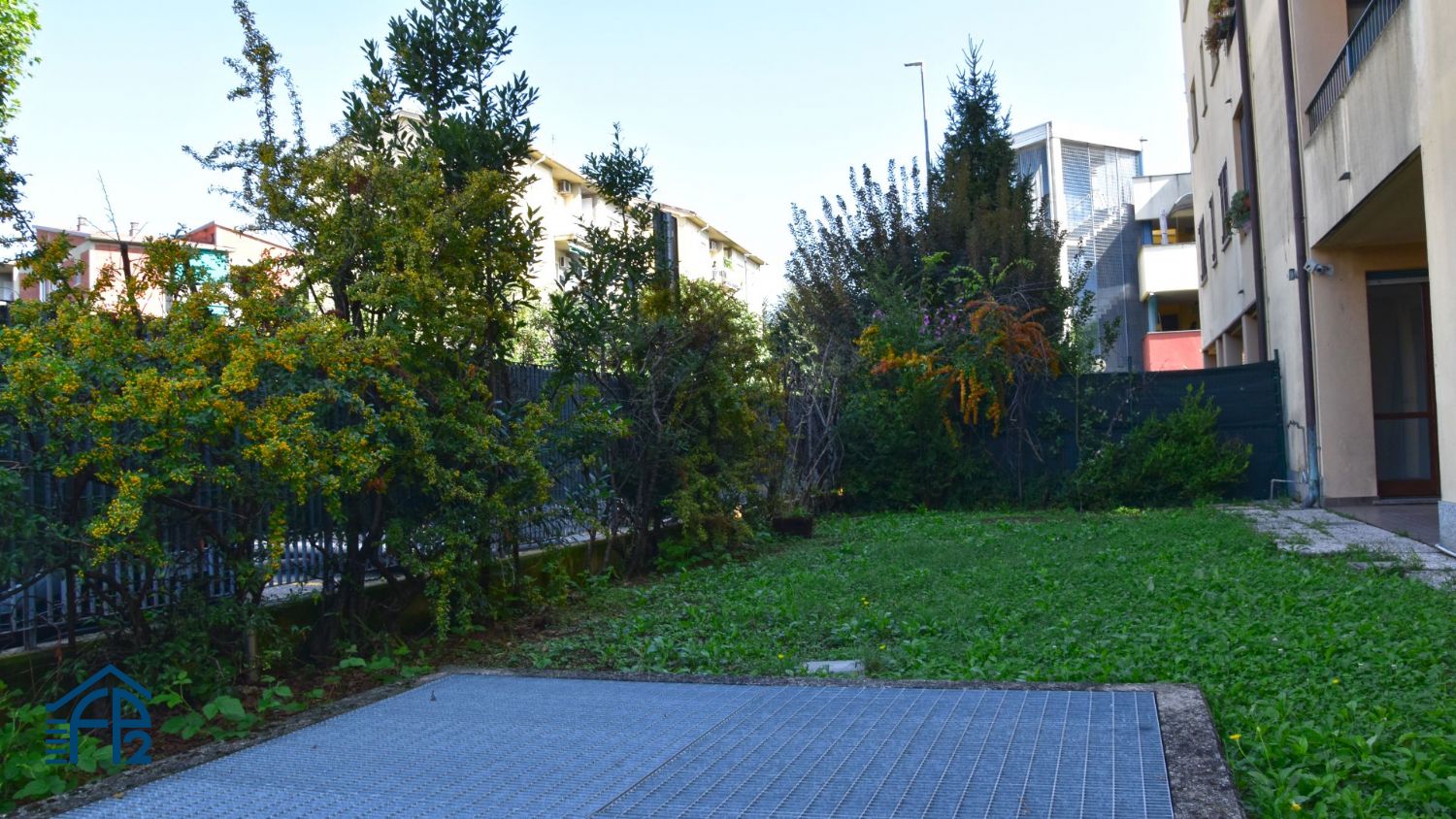 Trilocale con giardino