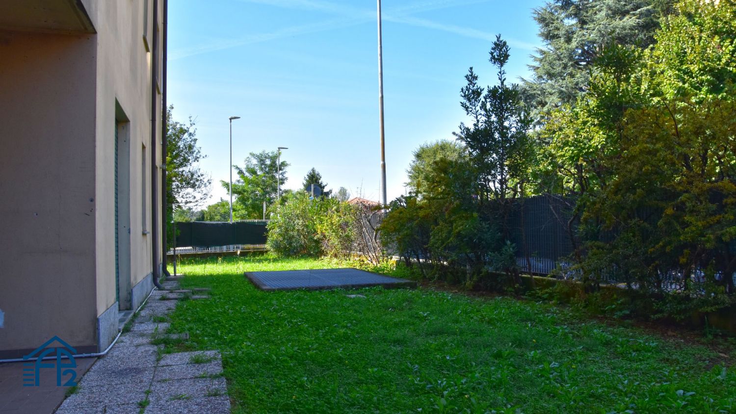 Trilocale con giardino