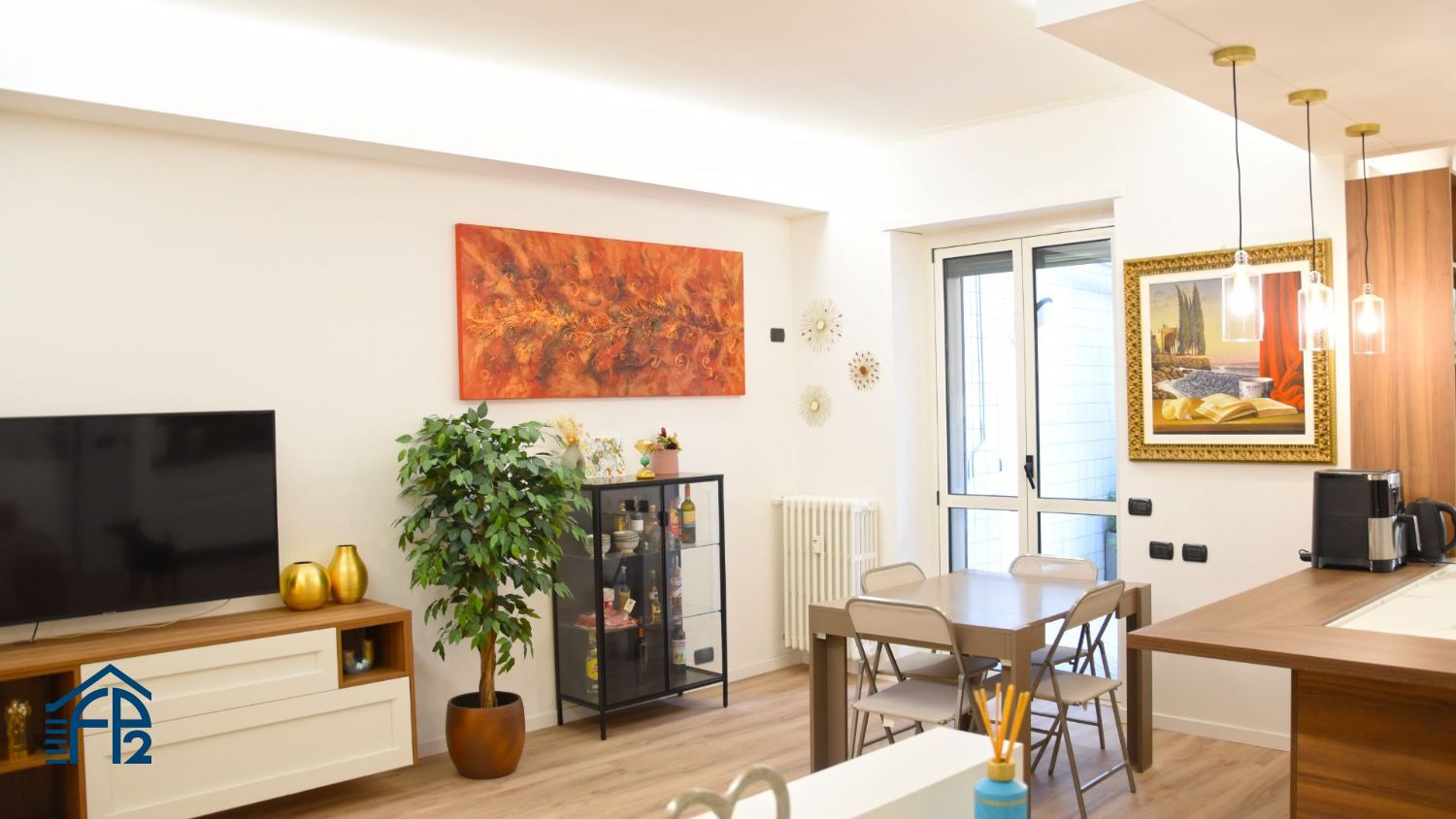 Ampio trilocale con terrazzino e studio