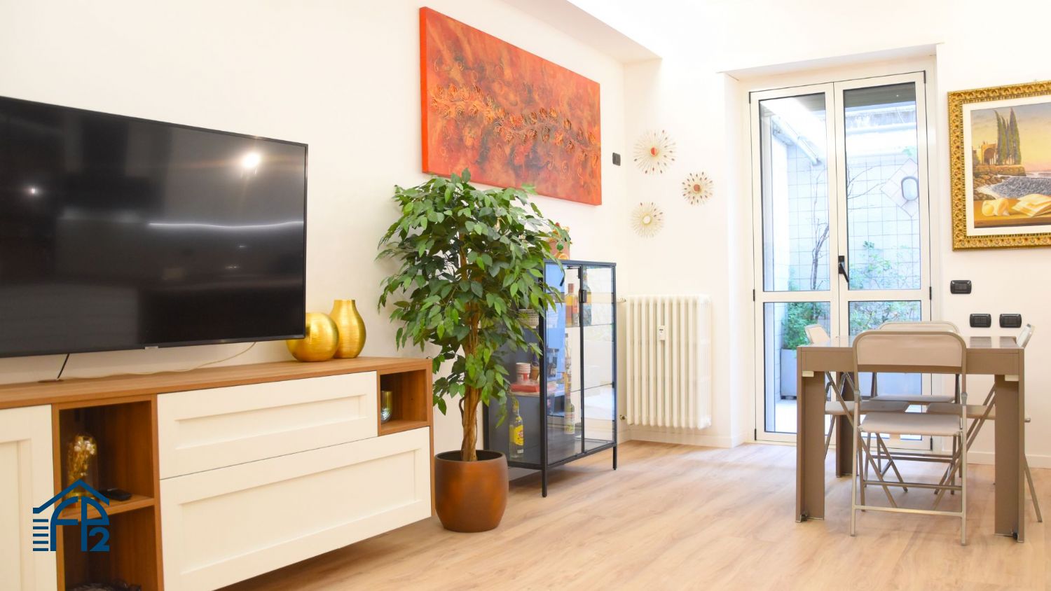 Ampio trilocale con terrazzino e studio
