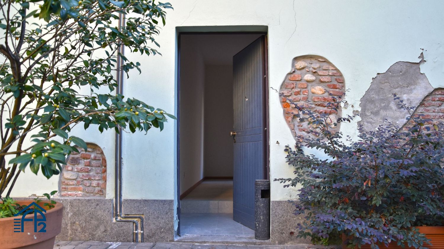 Negozio con Due Vetrine