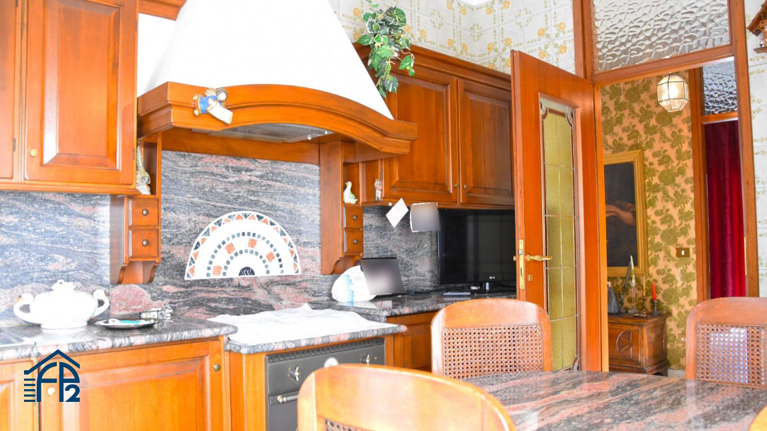 Casa Indipendente con Locale Commerciale