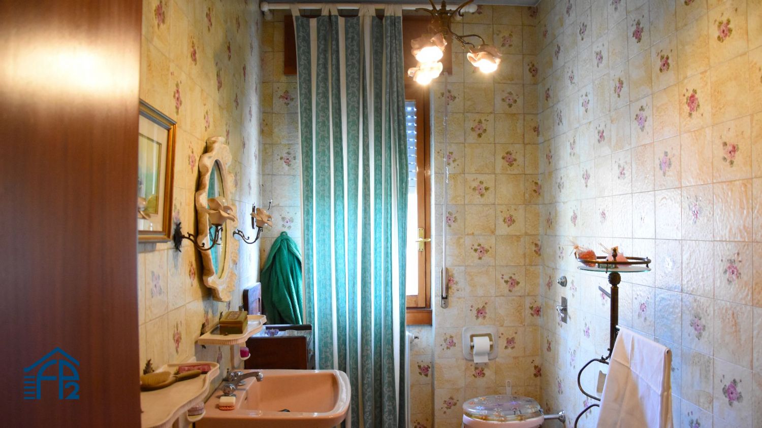 Casa Indipendente con Locale Commerciale