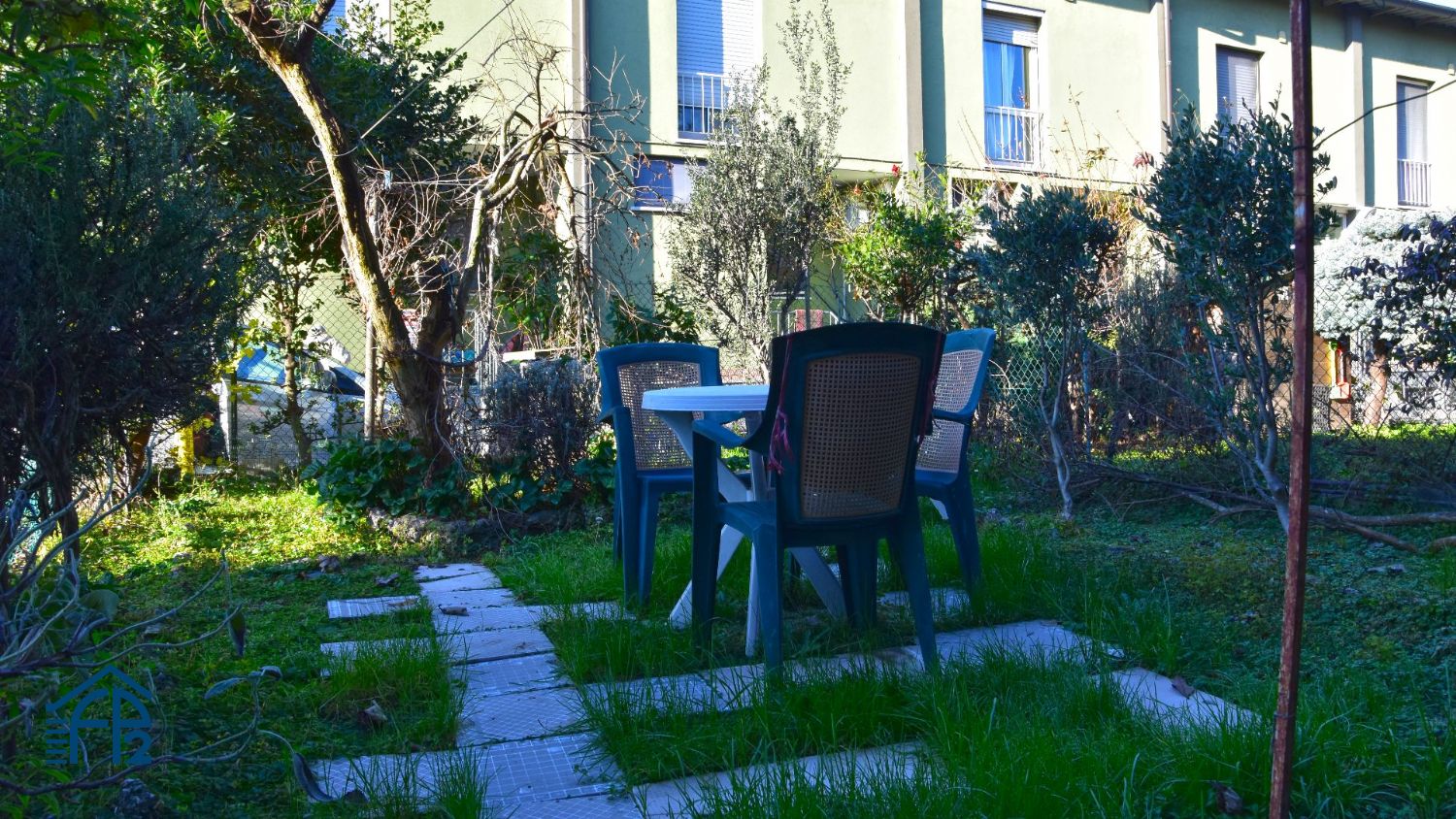 Villetta a Schiera con Giardino