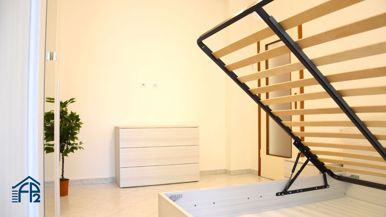 Ampio Monolocale Arredato zona Stazione