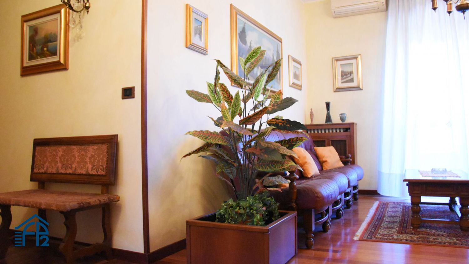 Tre/Quattro Locali con Doppi Servizi