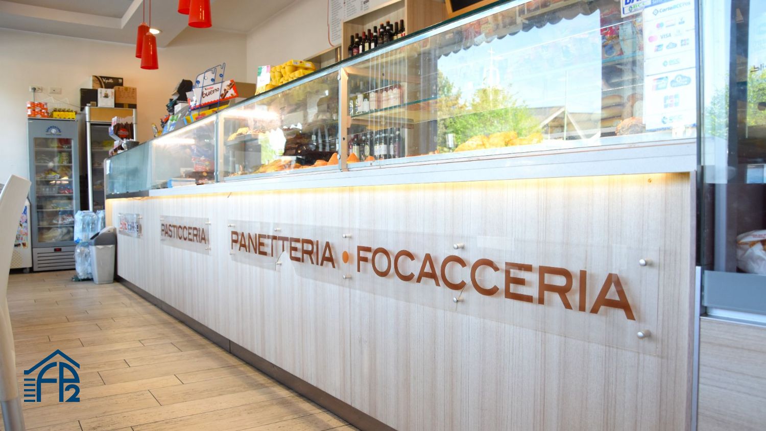 Negozio con Possibilità Attività Commerciale