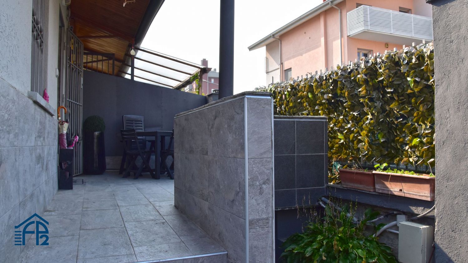 Porzione di  Villetta Bifamiliare con cortile privato