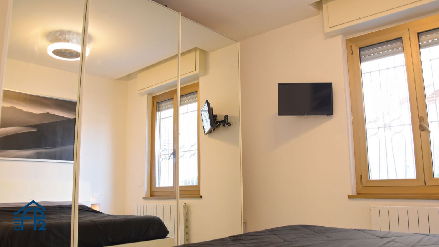 Porzione di  Villetta Bifamiliare con cortile privato